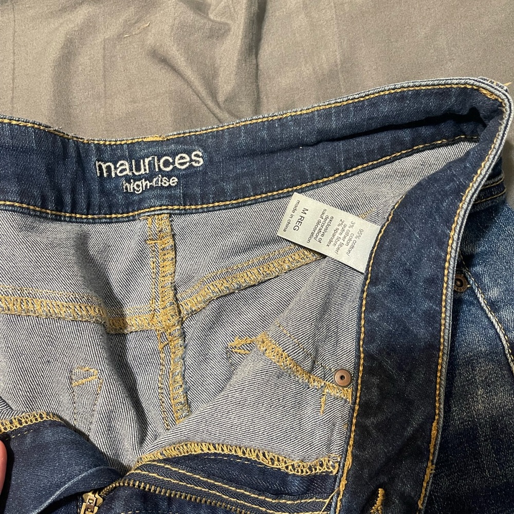 Distressed High Rise Jeans - Picture 3 of 3